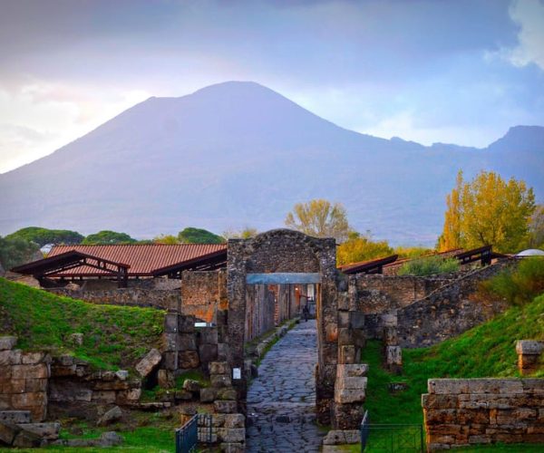 Vesuvius and Pompeii Transfer + Entrance for the Vesuvio – Pompei, Italy