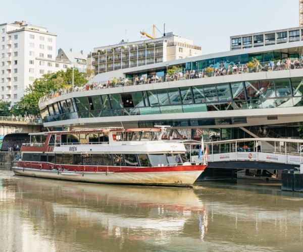 Vienna: 3-Course Evening Dinner Cruise – Vienna, Austria