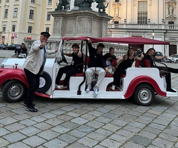 Vienna: Old Town Sightseeing Tour in a Vintage-Style E-Car – Vienna, Austria