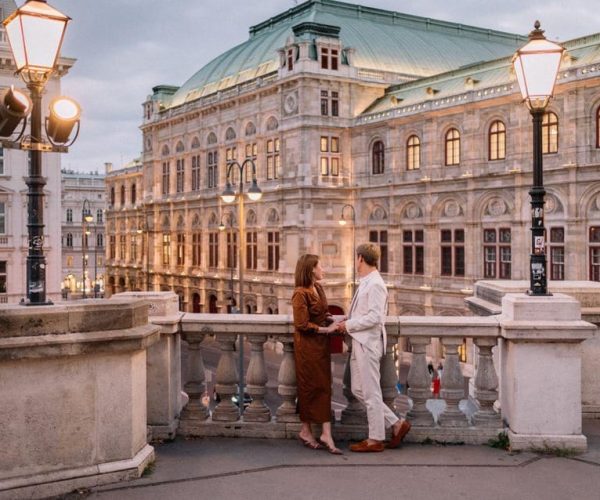 Vienna: Private Street Style Photoshoot in City Center – Vienna, Austria