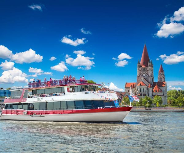 Vienna: Sightseeing Boat Tour with Lunch – Vienna, Austria