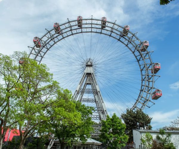 Vienna: Skip-the-cashier-desk-line Giant Ferris Wheel Ride – Vienna, Austria