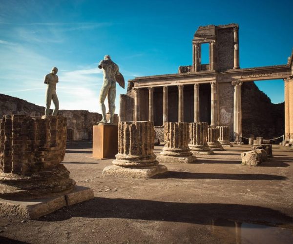 Visita scavi di Pompei ed Ercolano con partenza da Napoli – Pompei, Italy