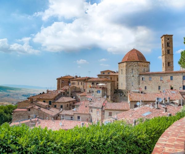 Volterra: Piazza dei Priori & Cathedral Private Walking Tour – Tuscany, Italy