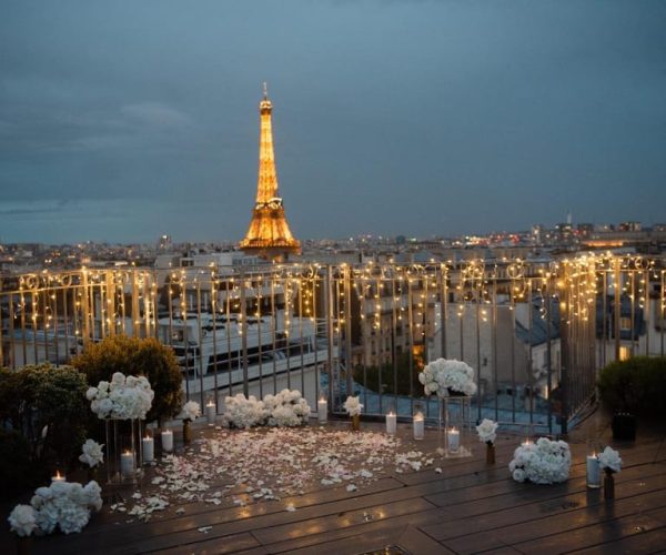 Wedding proposal on a Parisian rooftop with 360° view – Paris, France