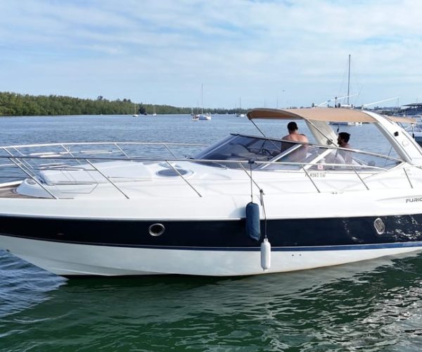 Yacht in Miami for Up to 12 People – Miami, Florida