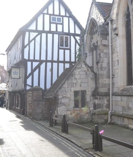 York: Smartphone Guide with Riddles and Discovery Walk – East Midlands, United Kingdom