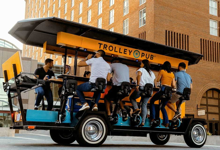 Austin: Trolley Pub Austin Private Group Tour – Austin, Texas