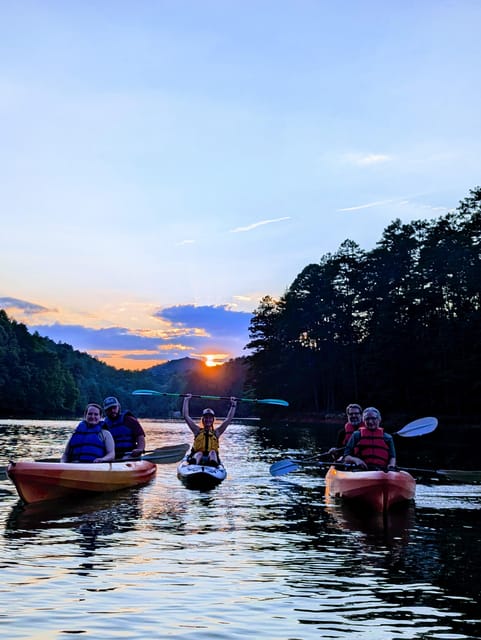 Bryson City: Guided Sunset Kayaking Tour on Fontana Lake – Great Smoky Mountains National Park, Tennessee