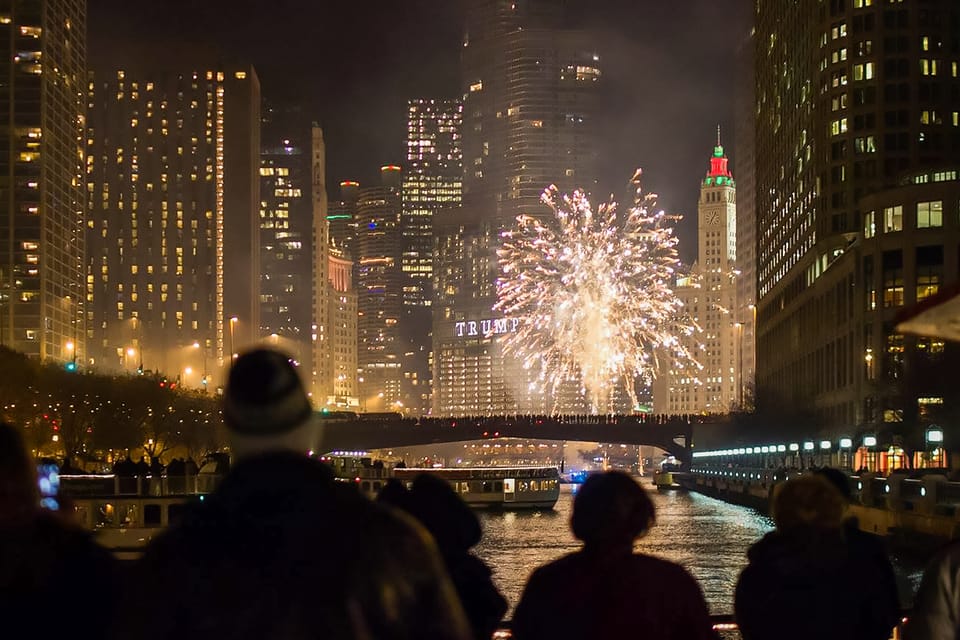 Chicago: Fireworks Cruise with Lake or River Viewing Options – Chicago, Illinois