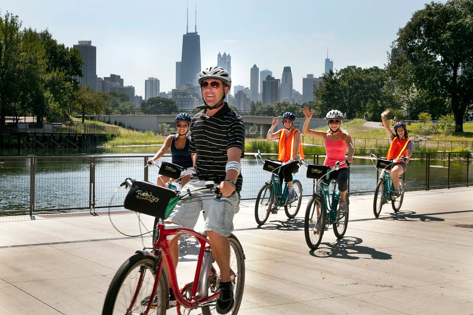 Chicago: Lakefront Neighborhoods Bike Tour – Chicago, Illinois