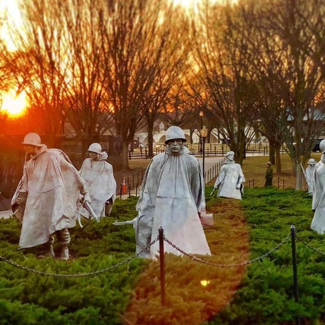 DC: Monuments & Memorials, National Mall Sunset Walking Tour – Washington DC