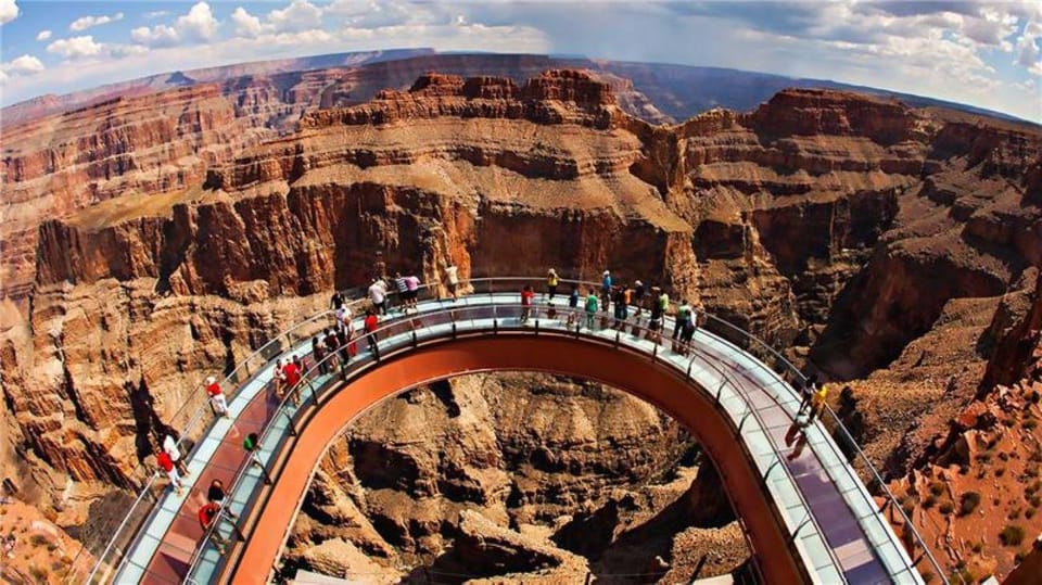 From Las Vegas: Grand Canyon & Hoover Dam Tour with Skywalk – Grand Canyon West Rim, Arizona