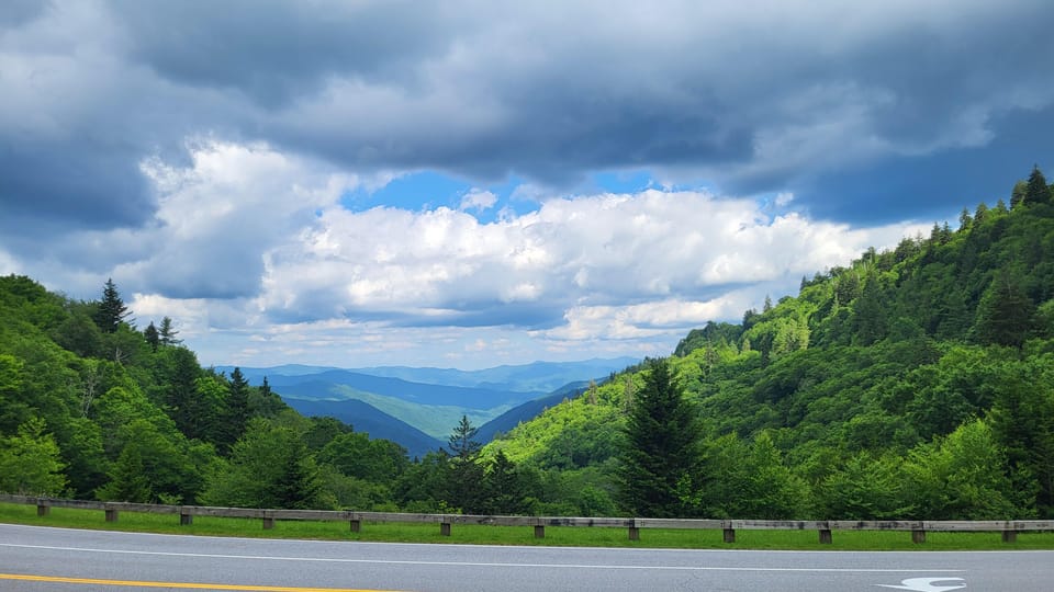 Great Smoky Mountains: Hiking Tours and Waterfall Walks – Townsend, Tennessee