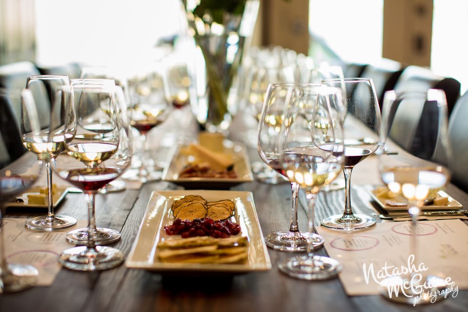 Healdsburg: Boutique Wine and Food Pairing Walking Tour – California, California