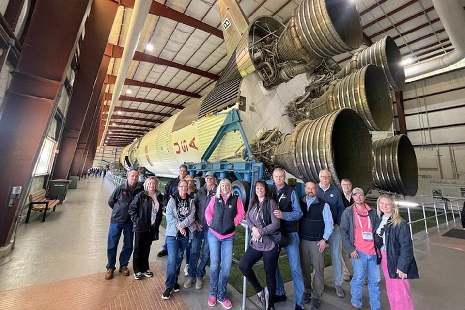 Houston NASA Space Center: Spanish Tour Guide & Tunnel Tour – Houston, Texas