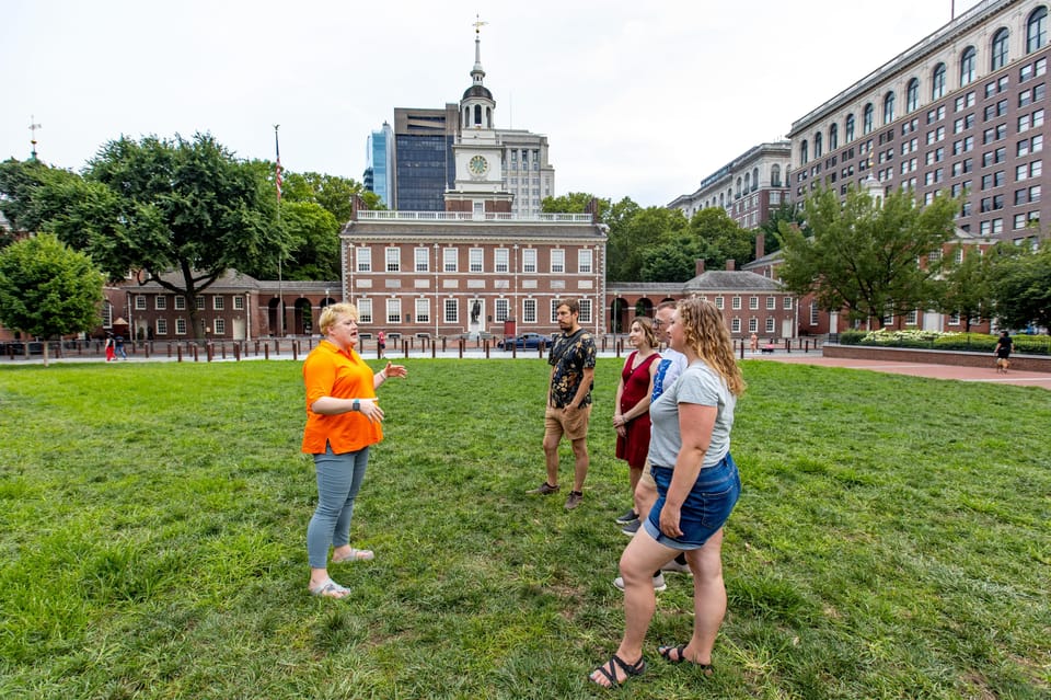 Independence Mall Tour + Christ Church & Cemetery Entrance – Philadelphia, Pennsylvania