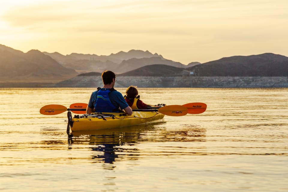 Lake Mead: Sunset Kayaking Tour with Dinner and Campfire – Lake Mead, Nevada