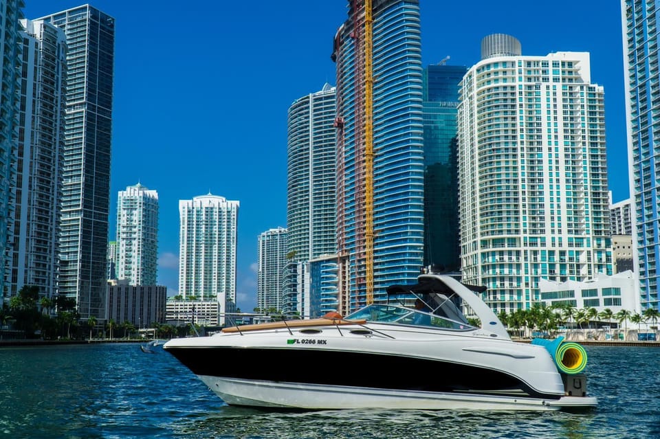 Miami: Private Boat Cruise and Tour with Captain – Miami, Florida