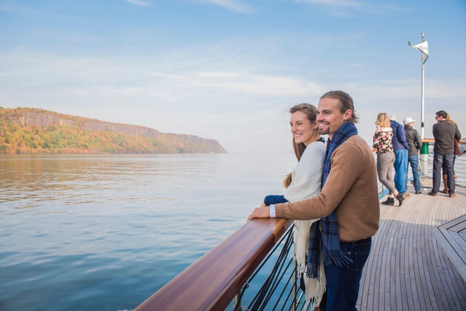 NYC: Grand Palisades Fall Foliage Yacht Tour – New York City, New York