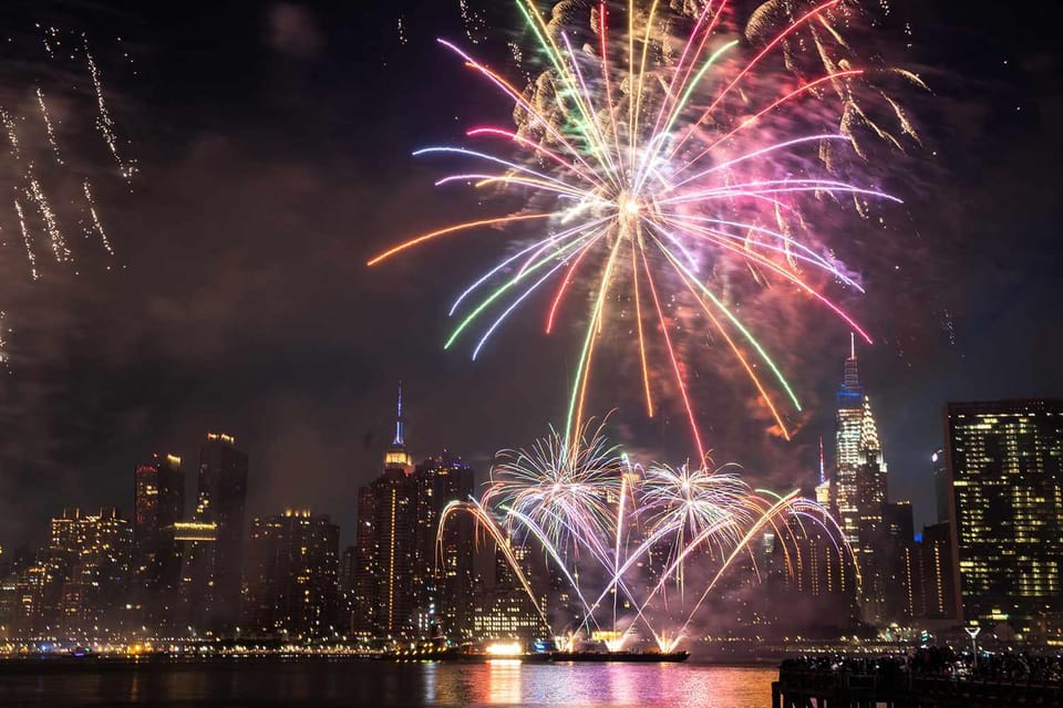 NYC: July 4th Fireworks Party Cruise with BBQ Buffet & Bar – New York City, New York