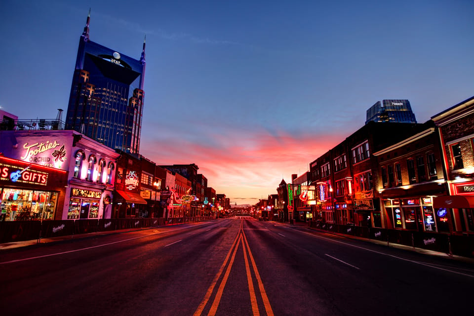 Nashville: Seeking Spirits Haunted Pub Crawl – Nashville, Tennessee