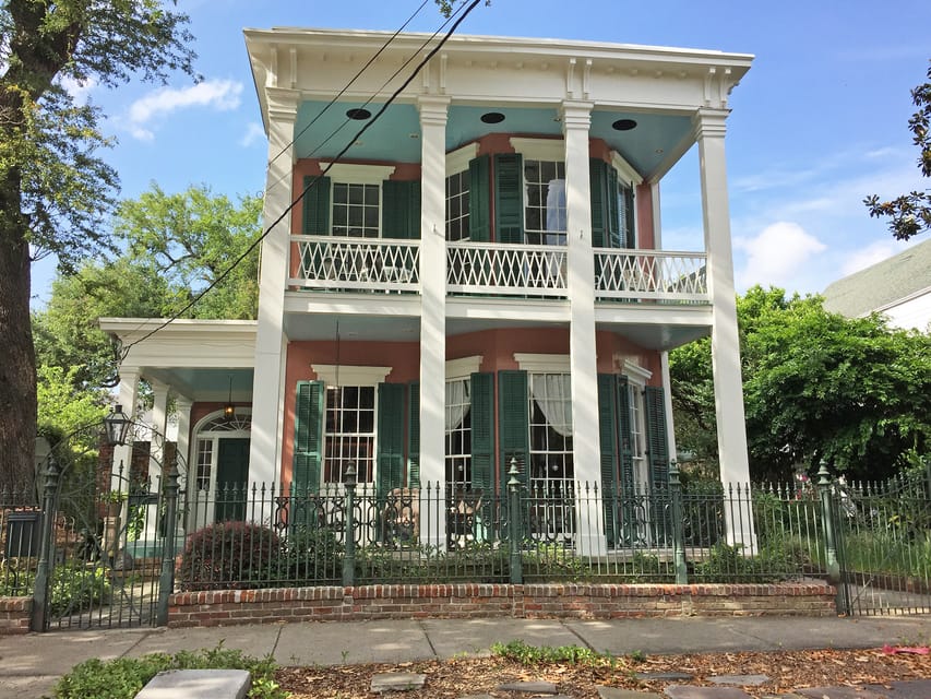 New Orleans: City & Cemetery Tour by Air-Conditioned Minibus – New Orleans, Louisiana