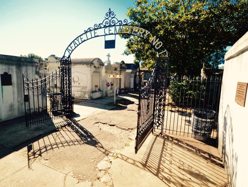 New Orleans: Garden District and Lafayette Cemetery Tour – New Orleans, Louisiana