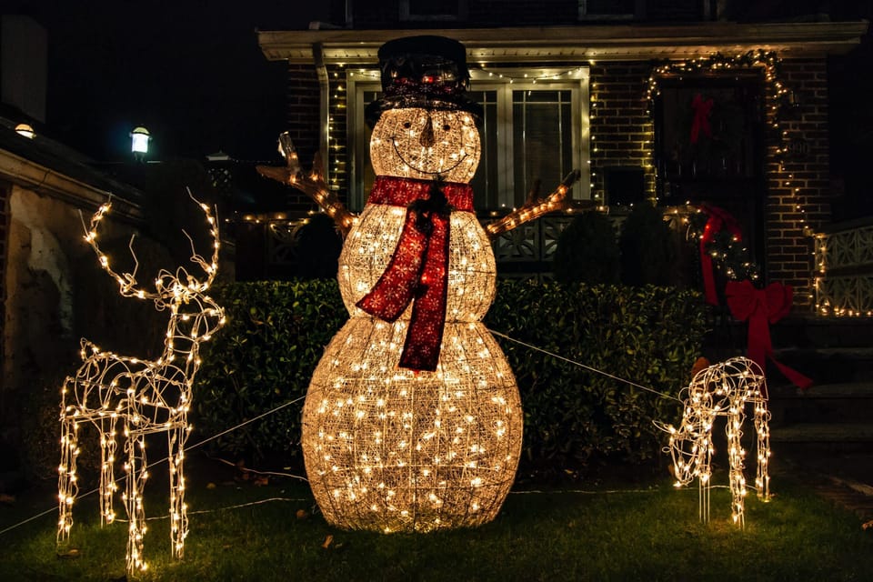 New York: Dyker Heights Christmas Lights Guided Tour – New York City, New York