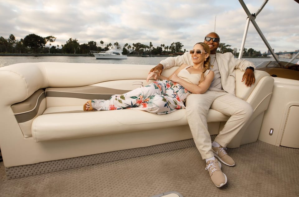 San Diego: Bennington Luxury Pontoon Rental – San Diego, California