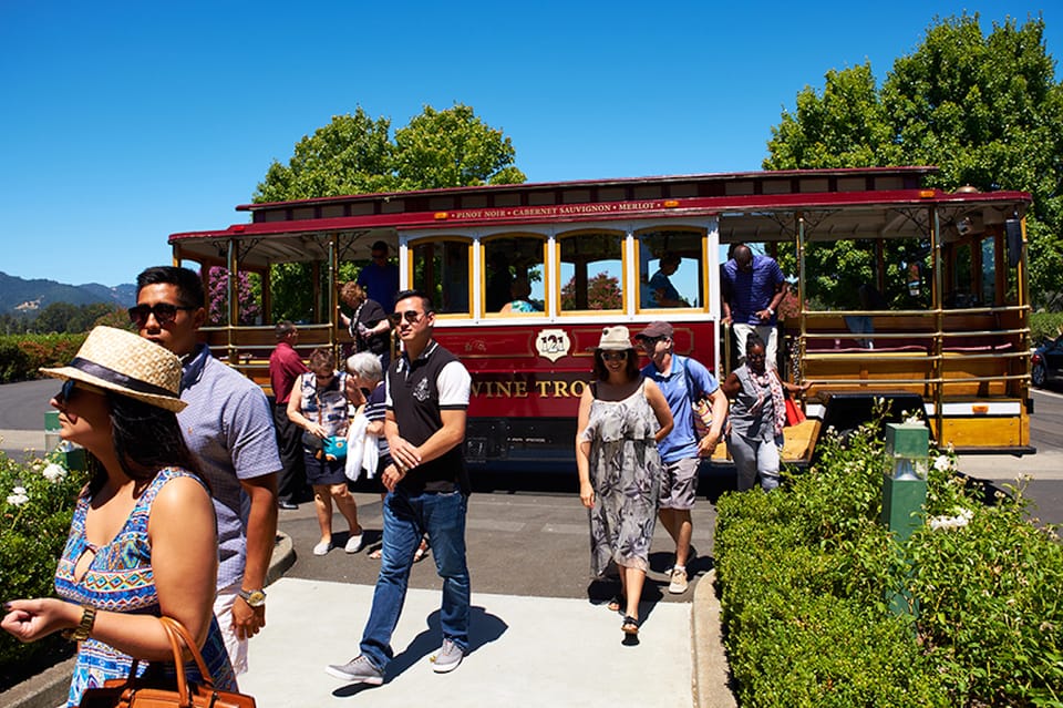 Sonoma Valley: Wine Trolley Tasting Tour with Lunch – Sonoma, California