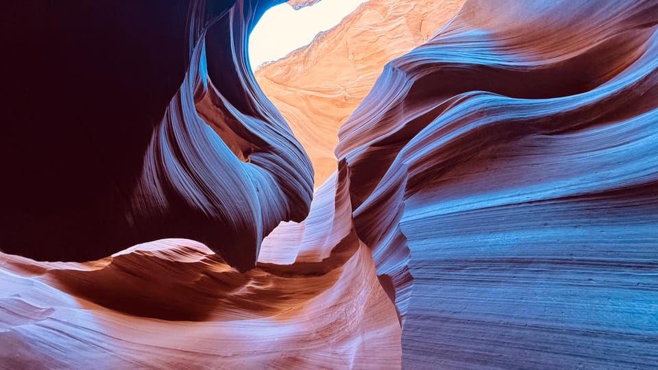 Vegas: Antelope Canyon, Horseshoe Bend w/ Lake Powell – Lower Antelope Canyon, Arizona