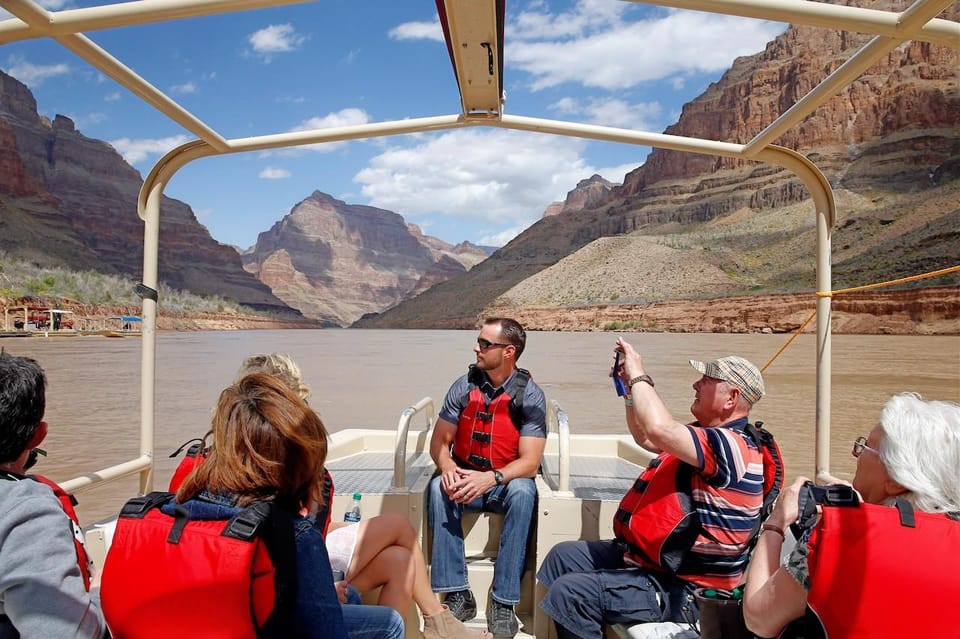 Vegas: Grand Canyon Airplane, Helicopter and Boat Tour – Grand Canyon West Rim, Arizona