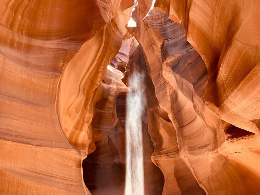 Vegas: Upper Antelope Canyon, Horseshoe Bend, Lake Powell – Upper Antelope Canyon, Arizona