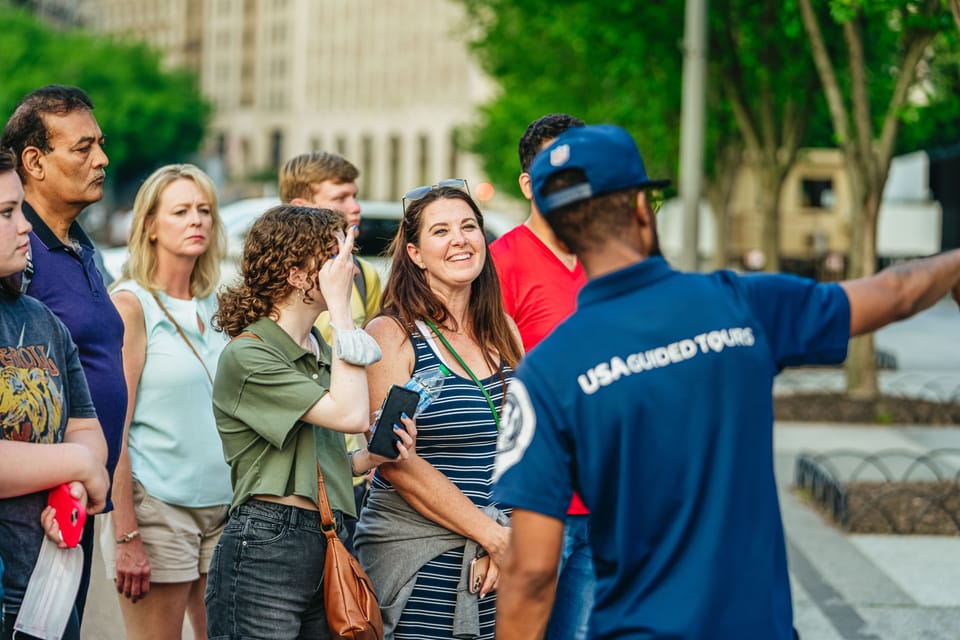 Washington DC: National Mall Night Bus Tour – Washington DC