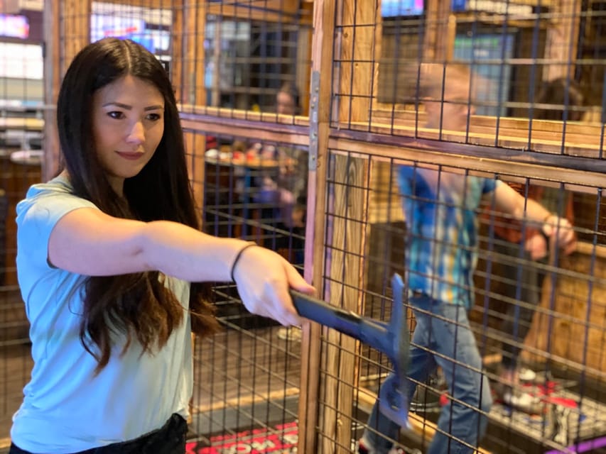 (18+) Reno: Private 30-Minute Axe Throwing Experience Ticket – Reno, Nevada