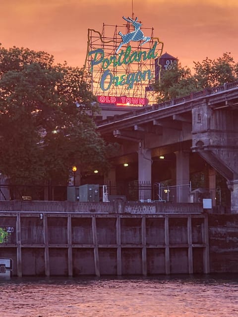 2-Hour Sunset River Cruise on the Willamette River – Willamette River, Oregon