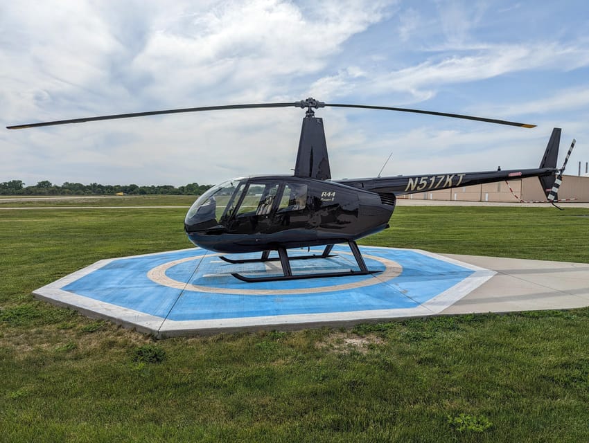 30 Minute Downtown Detroit Helicopter Guided Tour – Detroit, Michigan