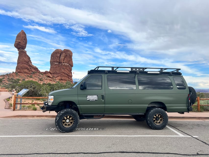 Arches National Park: Sunset Pavement Van Tour – Arches National Park, Utah