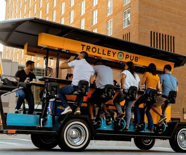 Austin: Trolley Pub Austin Private Group Tour – Austin, Texas