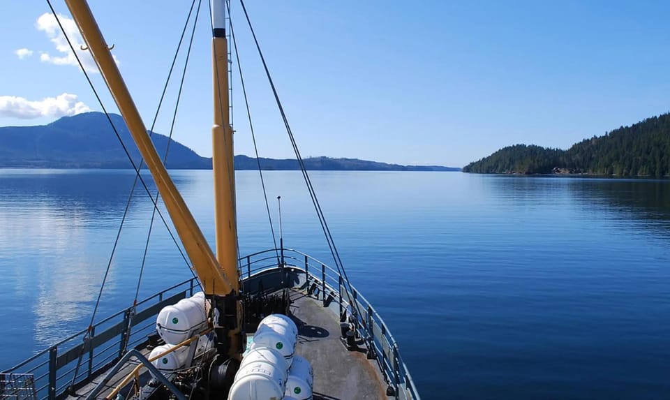 Bamfield: Inlet Boat Ride to West Coast Wilderness Overnight – Bamfield, Canada