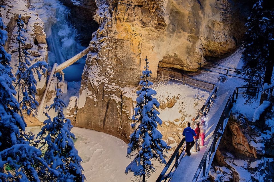 Banff: Johnston Canyon Evening Icewalk – Bow Valley Parkway, Canada