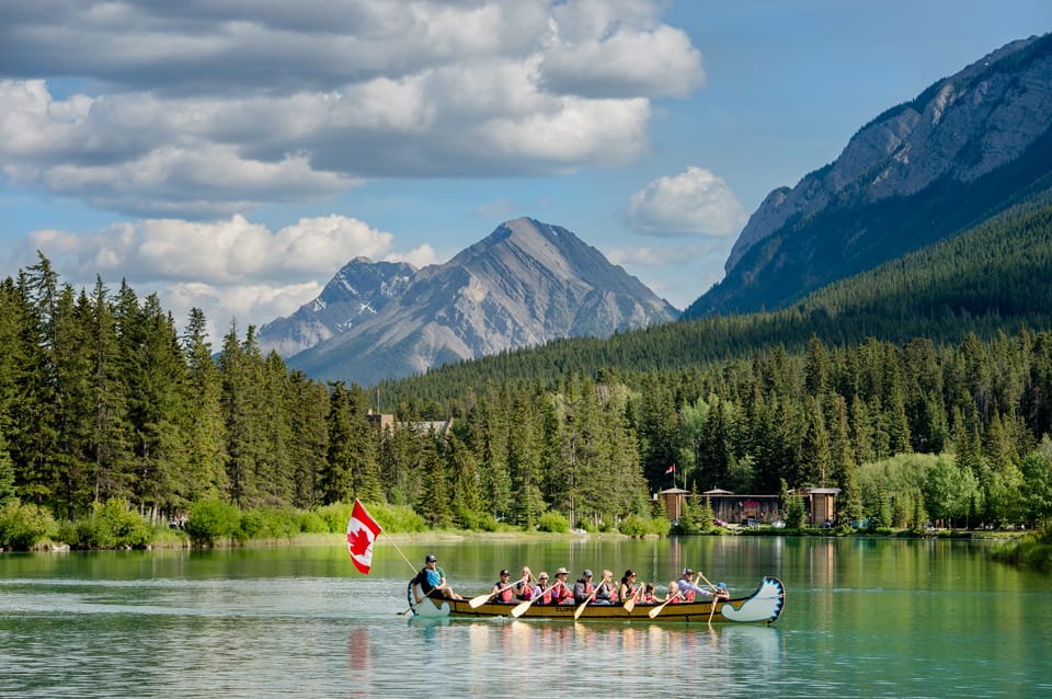 Banff: Wildlife on the Bow River Big Canoe Tour – Banff, Canada