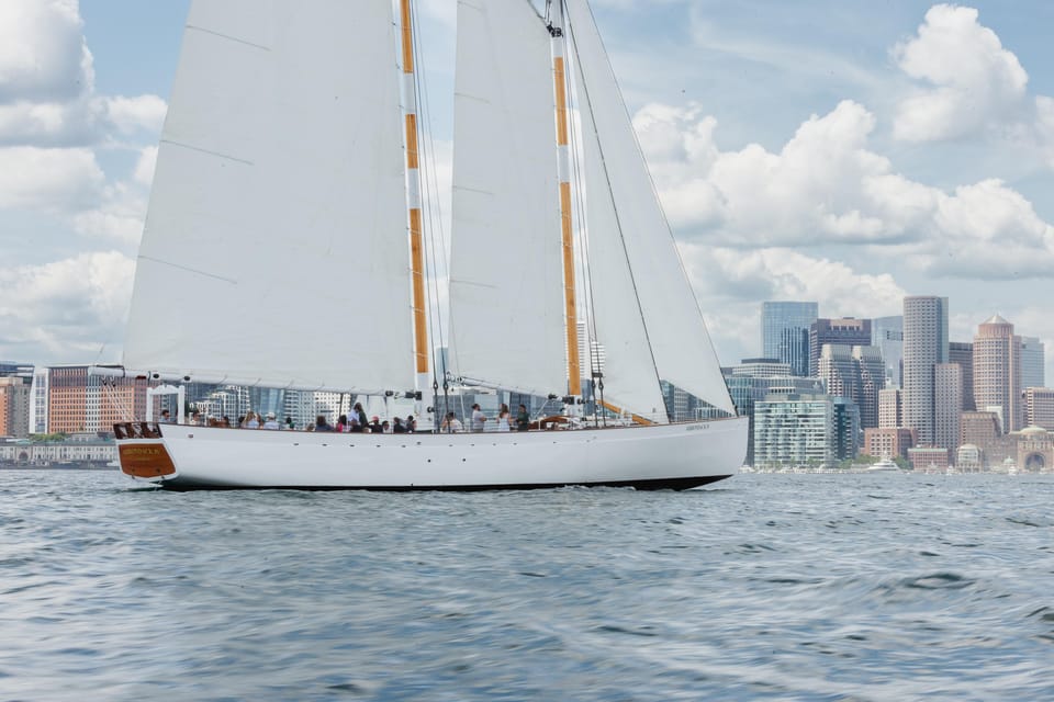 Boston: Harbor Champagne Sunset Sail from Rowes Wharf – Boston, Massachusetts