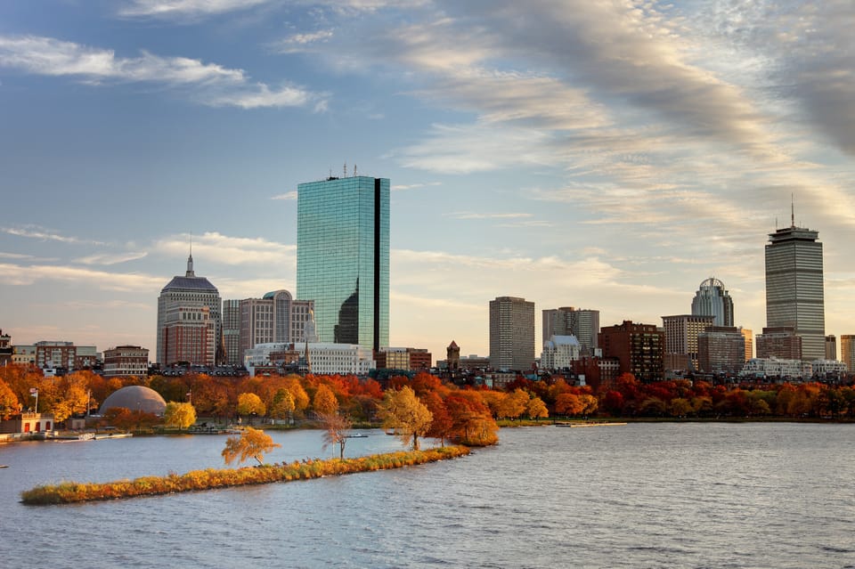 Boston Harbor Fall Foliage Weekend Brunch Cruise – Boston, Massachusetts