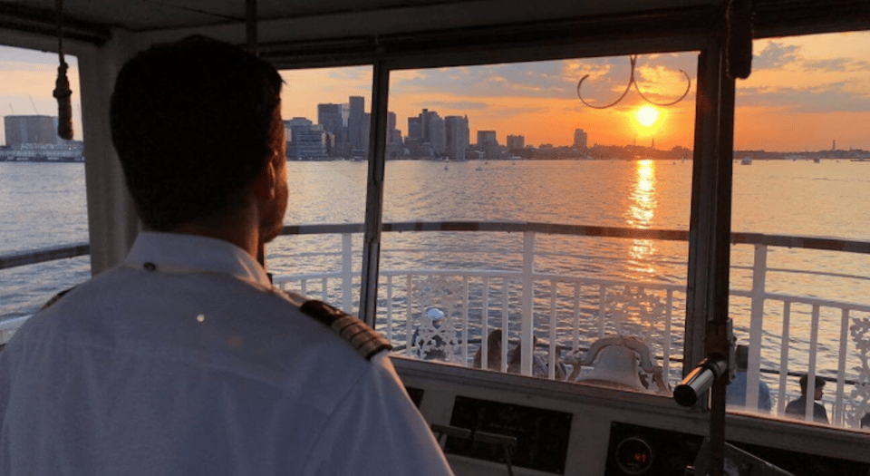 Boston Harbor: Full Moon Cruise with Champagne Option – Boston, Massachusetts