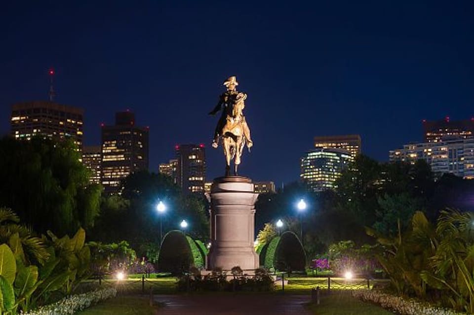 Boston: Small Group Night Tour with Boston Cream Pie – Boston, Massachusetts