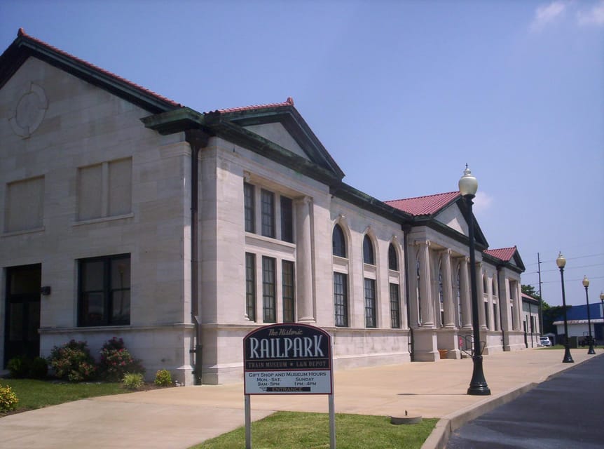 Bowling Green: Historic RailPark & Train Museum Entry & Tour – Bowling Green, Kentucky