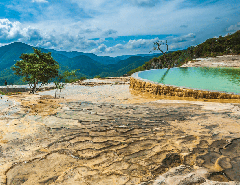 Caminos del Condoy: Boiling water, Mitla. Mezcal – Hierve el Agua, Mexico