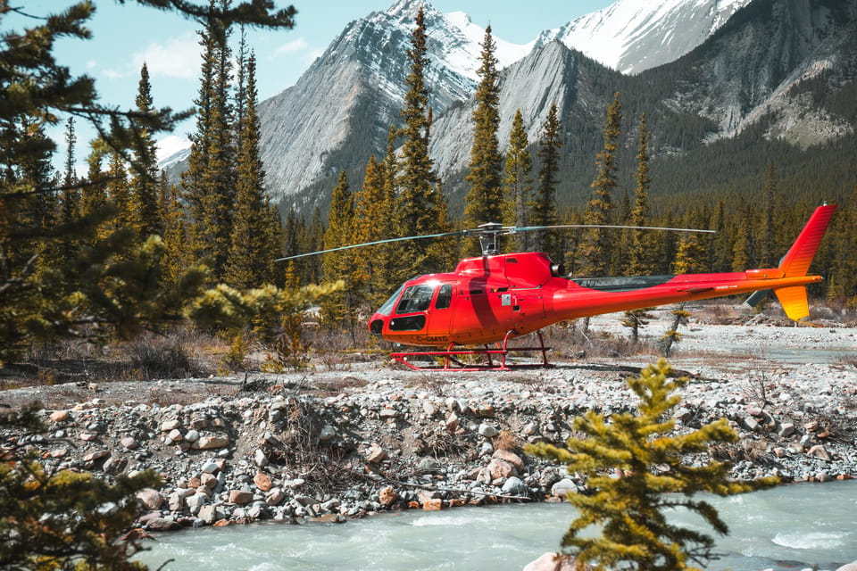 Canadian Rockies: Private Helicopter Tour and Hike for Two – Abraham Lake, Canada